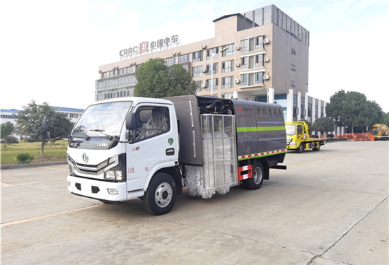 國六東風(fēng)小多利卡護欄清洗車（4噸水）